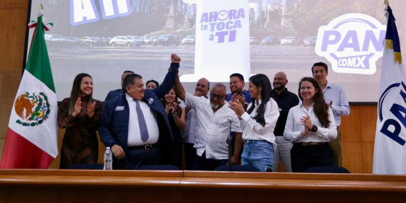 Alarcón dejó su militancia tricolor de 40 años molesto por el autoritarismo del presidente nacional, Alejandro (a) Alito Moreno, quien quiere imponer como candidata a la coordinadora de los diputados de su partido en el Congreso local, Tania Larios. FOTO: Especial