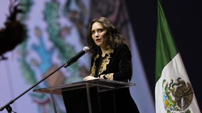 Cada cierto tiempo, la discusión pública mexicana necesita un villano de utilería. Y entonces reaparece Hernán Cortés, desempolvado, convertido otra vez en una especie de demonio absoluto que, espada en mano, cayó sobre un paraíso indígena perfectamente unido, armónico y pacífico. FOTO: Especial