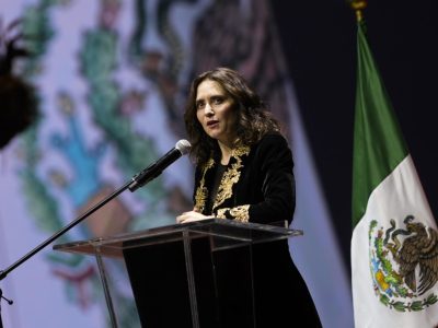 Es insólito, señala, que Sheinbaum “amenace a una representante política de otro país porque no esté de acuerdo con sus ideas, y no actúe con el respeto con el que ella es recibida en España. La deriva totalitaria y violenta de México conduce al país a graves episodios antidemocráticos como el que se vive hoy.” FOTO: Especial