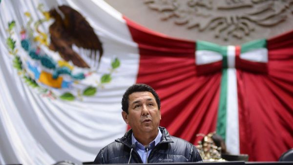 El fuego que encendió el diputado federal Mario López Hernández al acusar —sin pruebas— a cuadros de Morena de formar parte de una red de huachicol fiscal en Tamaulipas ya tuvo una primera respuesta: su propio partido decidió marcar distancia y dejar claro que no forma parte de sus filas.