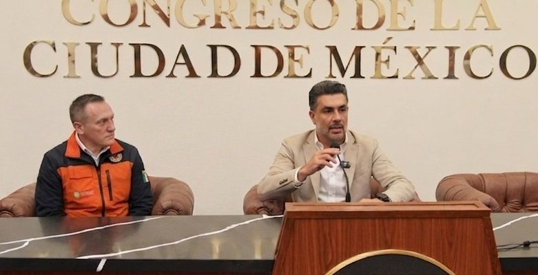 No sólo fue su idea, el verde Jesús Sesma también está apoyando. Desde la posición estratégica que ostenta como presidente del Congreso de la Ciudad de México está ayudando al director general del Metro, Adrián Rubalcava, a que se reúna con los grupos parlamentarios, supuestamente para beneficio de ese sistema de transporte. IMAGEN: Montaje con Gemini IA