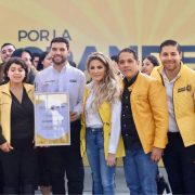 La presidenta del PRD Ciudad de México, Nora Arias participó este fin de semana en una importante reunión del Bloque Nacional del PRD, que aglutina a 10 dirigentes estatales. Fue en Michoacán, donde el presidente estatal, Octavio Ocampo Córdova se destapó para competir por la gubernatura de la entidad. FOTOS: Especial