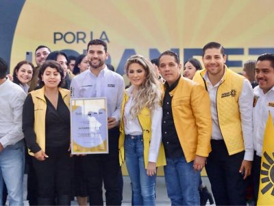 La presidenta del PRD Ciudad de México, Nora Arias participó este fin de semana en una importante reunión del Bloque Nacional del PRD, que aglutina a 10 dirigentes estatales. Fue en Michoacán, donde el presidente estatal, Octavio Ocampo Córdova se destapó para competir por la gubernatura de la entidad. FOTOS: Especial