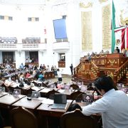 Desde los tiempos dorados del corporativismo priísta, los sindicatos aprendieron que la defensa de los trabajadores podía convivir perfectamente con los privilegios, las cuotas de poder y las canonjías administrativas. FOTO: Especial