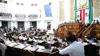Desde los tiempos dorados del corporativismo priísta, los sindicatos aprendieron que la defensa de los trabajadores podía convivir perfectamente con los privilegios, las cuotas de poder y las canonjías administrativas. FOTO: Especial